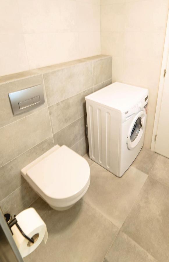 Tran Chien Apartment With Free Private Parking Прага Екстериор снимка