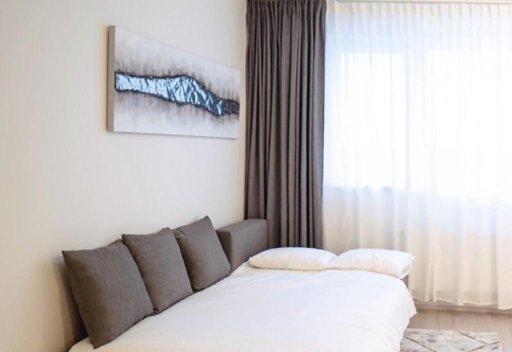 Tran Chien Apartment With Free Private Parking Прага Екстериор снимка