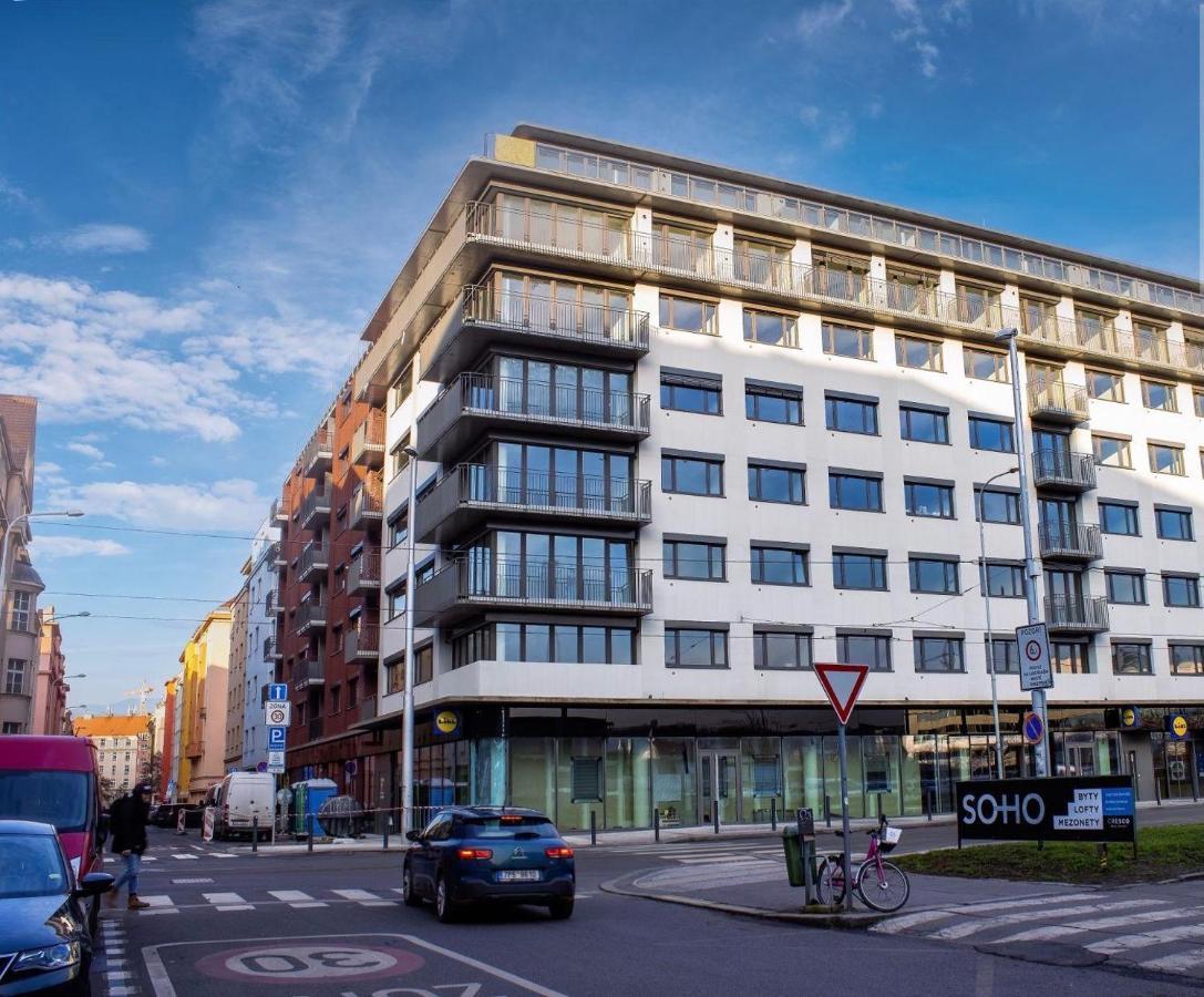 Tran Chien Apartment With Free Private Parking Прага Екстериор снимка