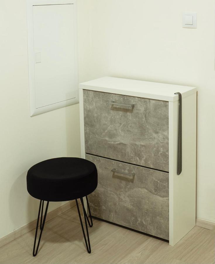 Tran Chien Apartment With Free Private Parking Прага Екстериор снимка